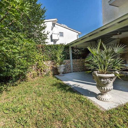 Apartment Pavic Garden Башка Екстер'єр фото
